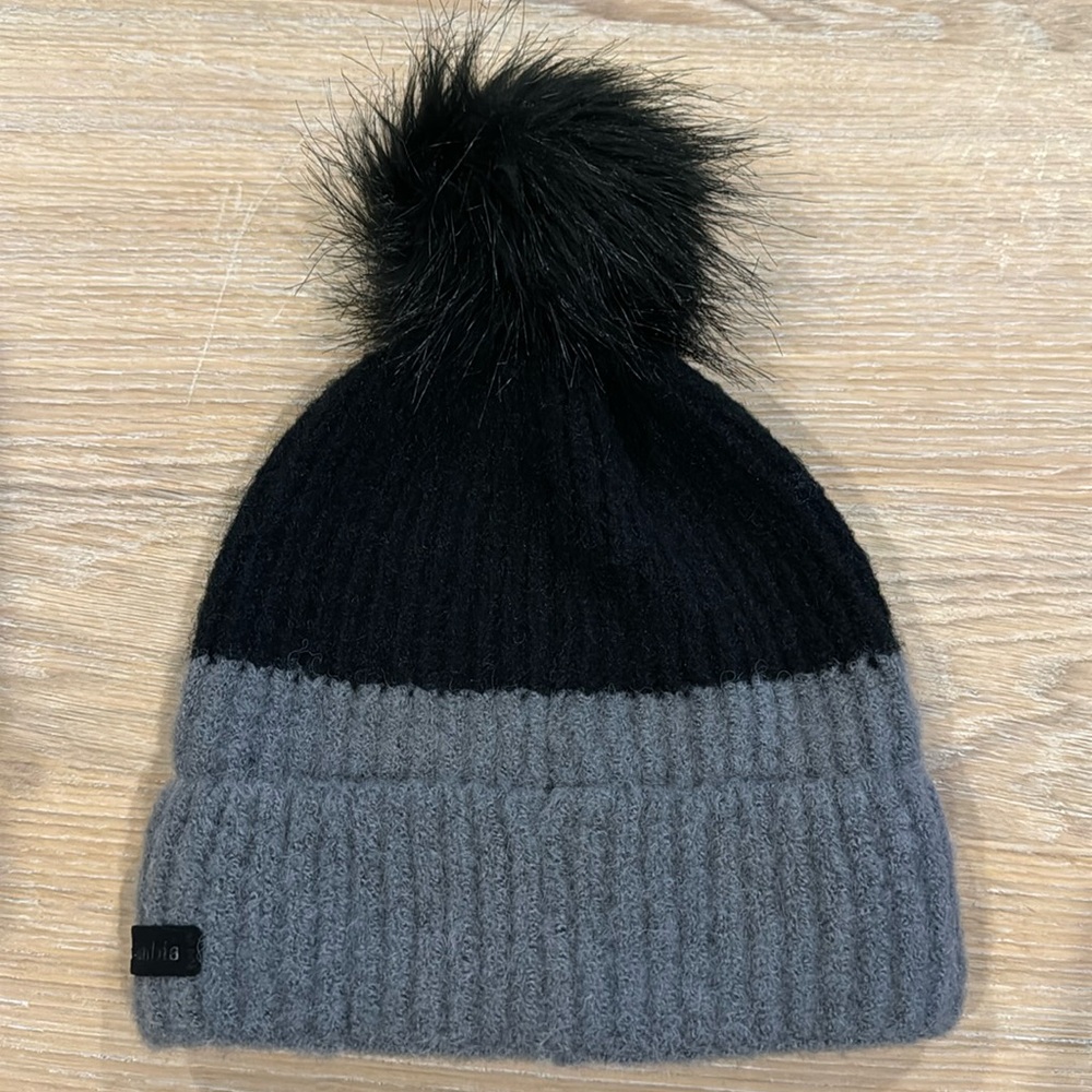 Columbia beanie